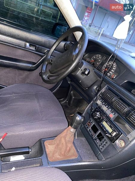 Седан Audi 100 1991 в Яготині