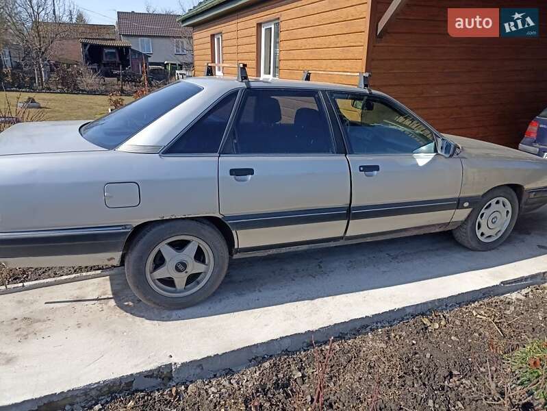 Седан Audi 100 1989 в Нововолинську