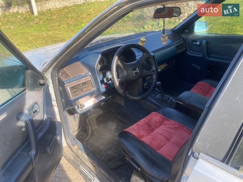 Седан Audi 100 1986 в Тернополі