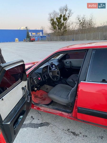 Седан Audi 100 1989 в Чернівцях