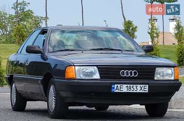 Седан Audi 100 1988 в Днепре