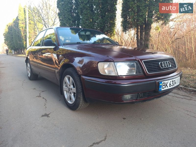 Седан Audi 100 1993 в Ровно
