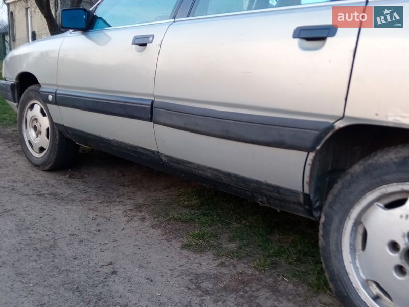 Седан Audi 100 1990 в Володимирі