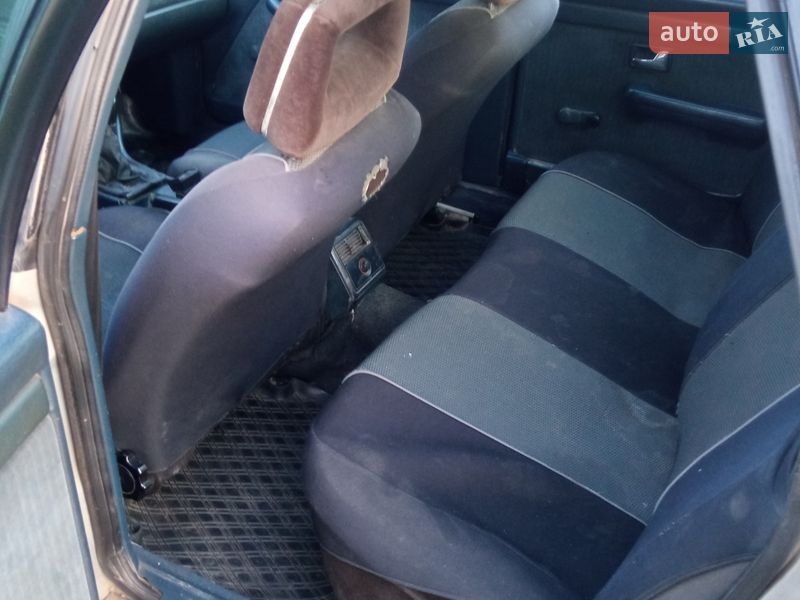 Седан Audi 100 1990 в Володимирі