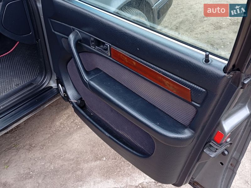 Седан Audi 100 1993 в Бучаче