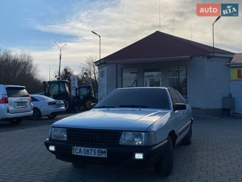 Седан Audi 100 1987 в Черкассах