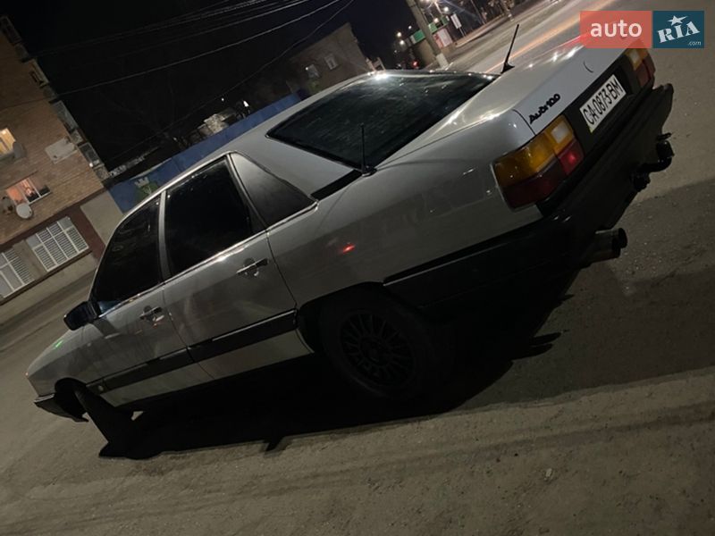 Седан Audi 100 1987 в Черкассах