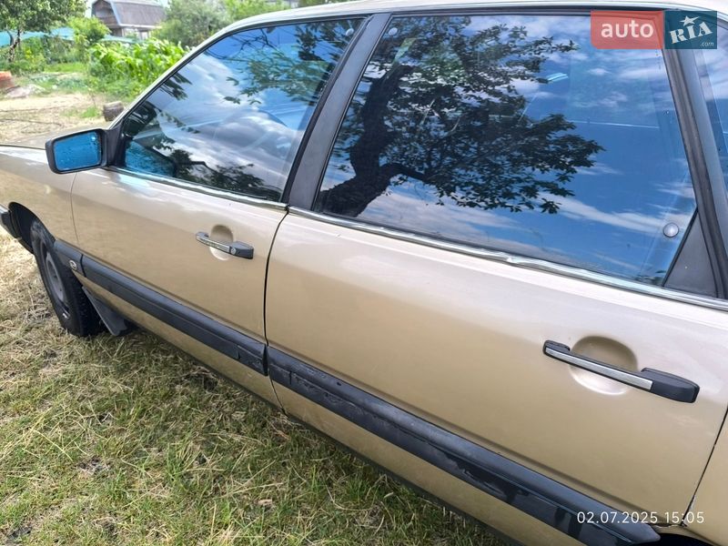 Седан Audi 100 1985 в Кривом Роге