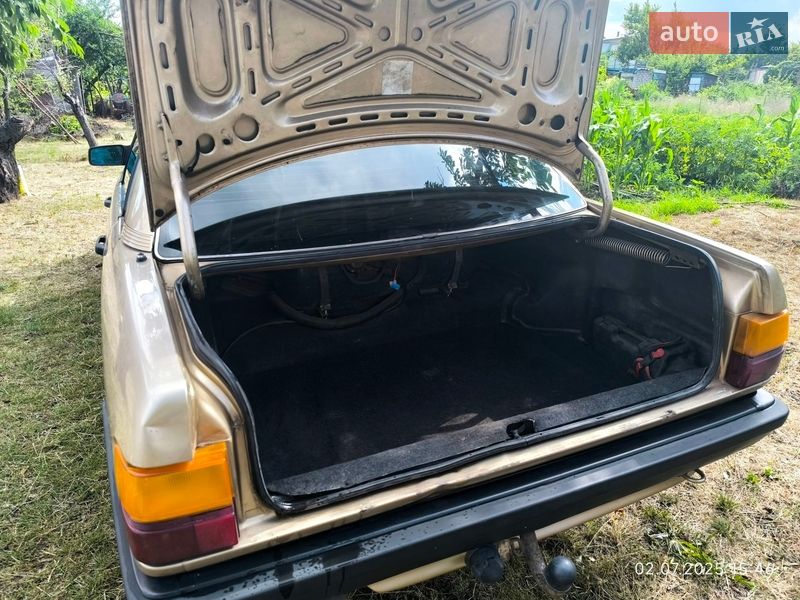 Седан Audi 100 1985 в Кривом Роге