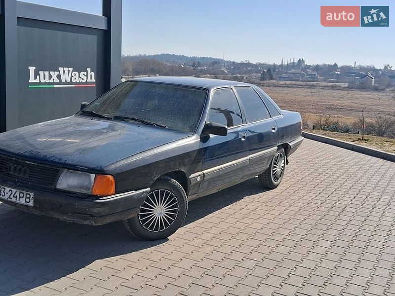 Седан Audi 100 1990 в Шумську