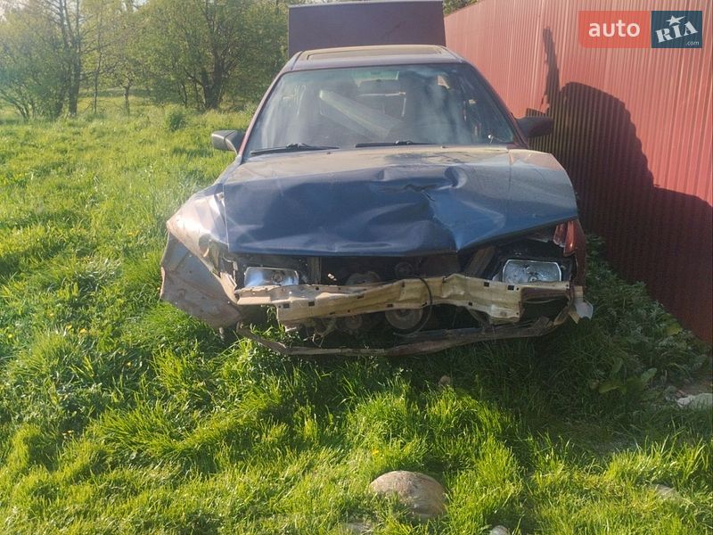 Седан Audi 100 1990 в Долине
