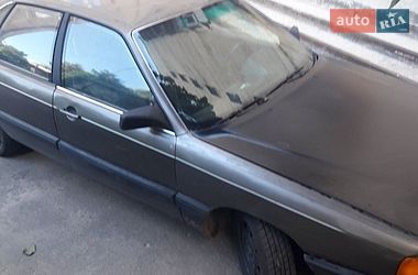 Седан Audi 100 1983 в Хмельницком