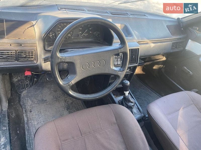 Седан Audi 100 1986 в Кременце