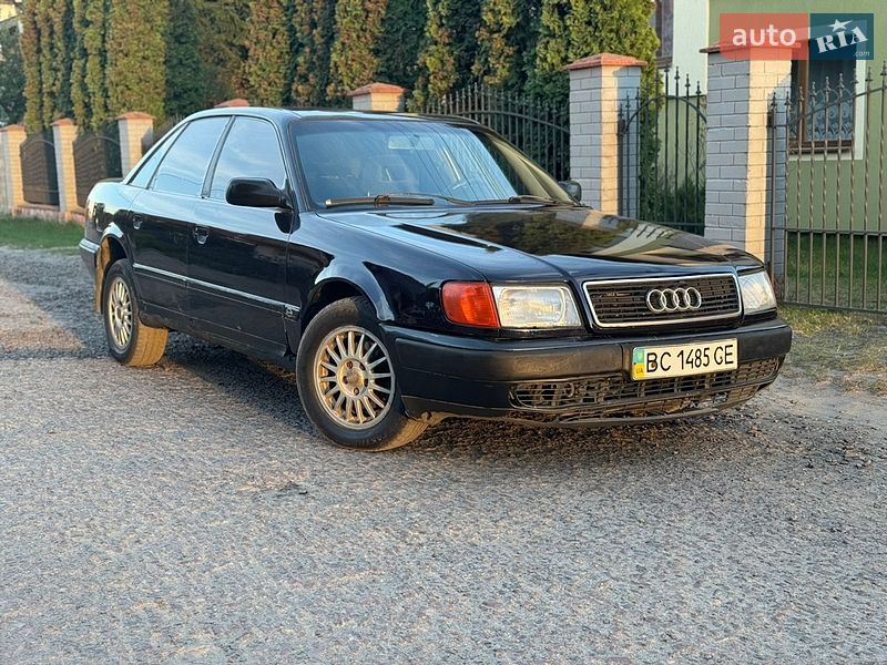 Седан Audi 100 1991 в Жовкві