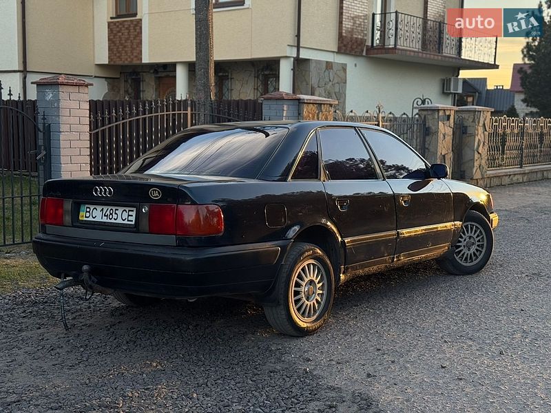Седан Audi 100 1991 в Жовкві