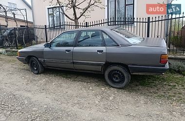 Седан Audi 100 1990 в Черновцах