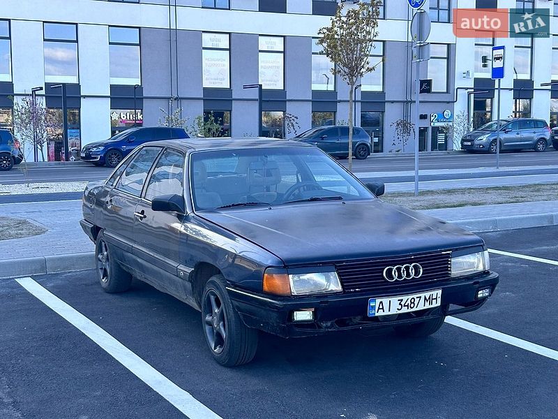 Седан Audi 100 1985 в Рівному