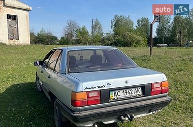 Седан Audi 100 1983 в Нововолынске