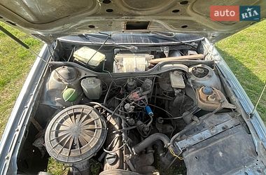 Седан Audi 100 1983 в Нововолынске