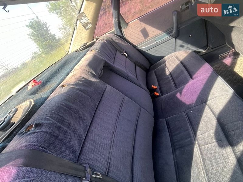 Седан Audi 100 1983 в Нововолынске