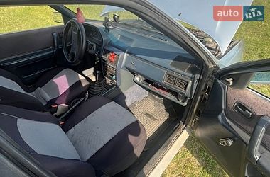 Седан Audi 100 1983 в Нововолынске
