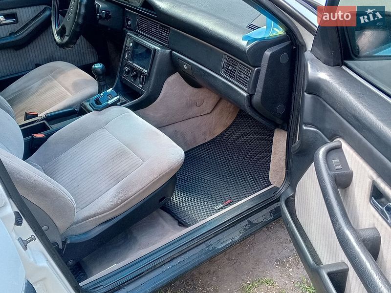 Седан Audi 100 1989 в Ватутіному