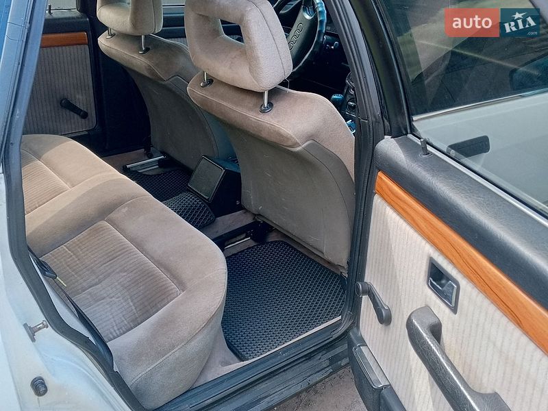 Седан Audi 100 1989 в Ватутіному