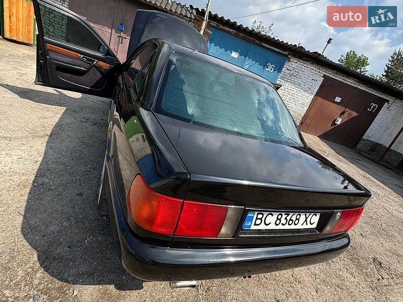 Седан Audi 100 1991 в Городке