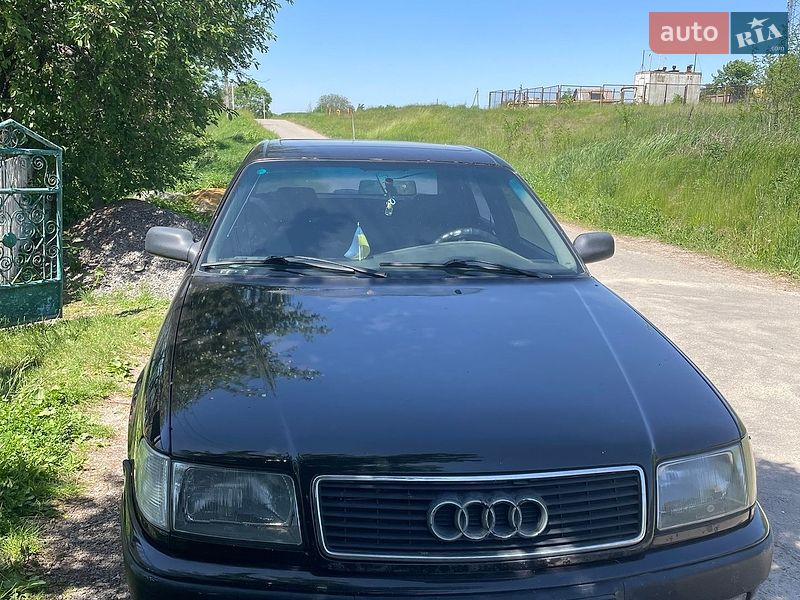 Седан Audi 100 1992 в Вороновиці