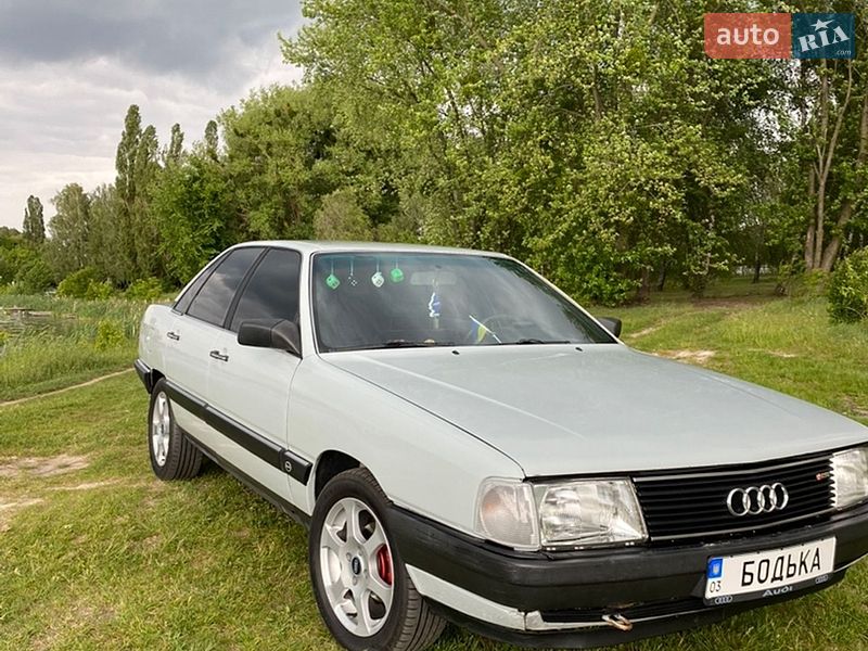 Седан Audi 100 1983 в Ковеле