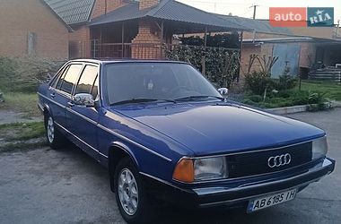 Седан Audi 100 1978 в Немирове