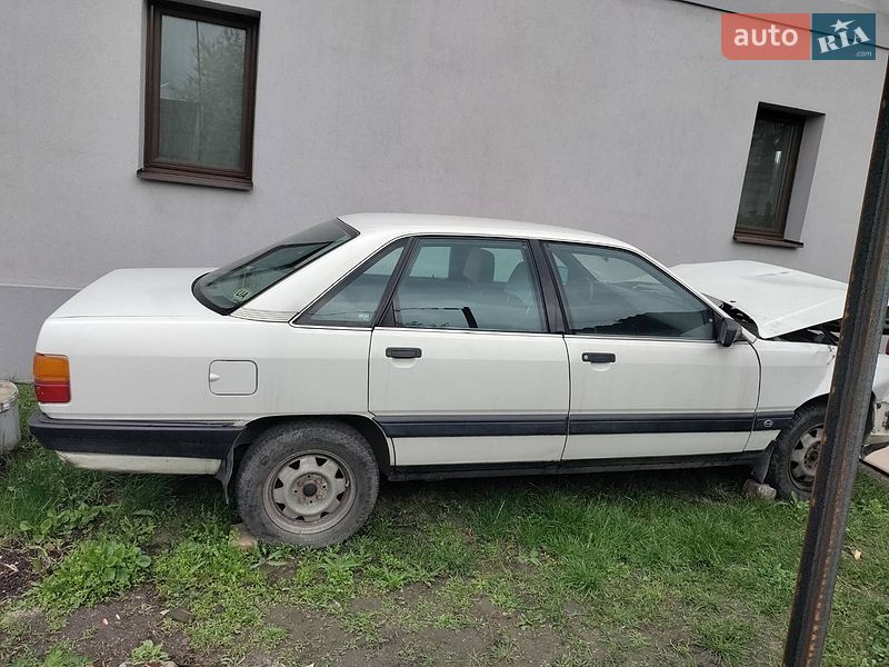 Audi 100 1988 Audi 100 1988