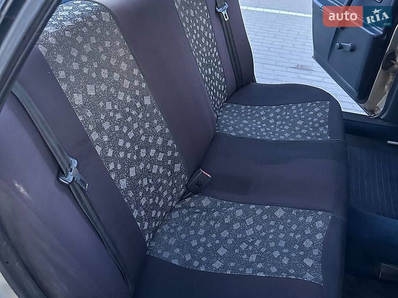 Седан Audi 100 1986 в Нововолынске