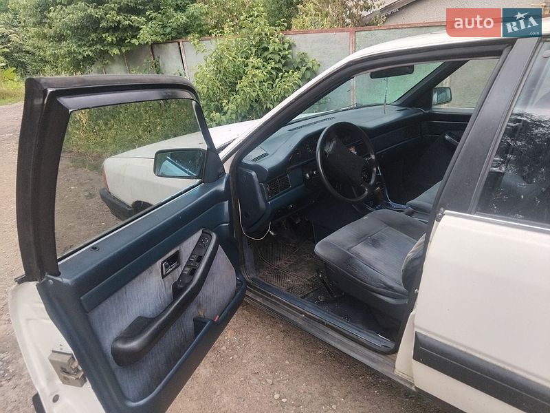 Седан Audi 100 1987 в Чернівцях