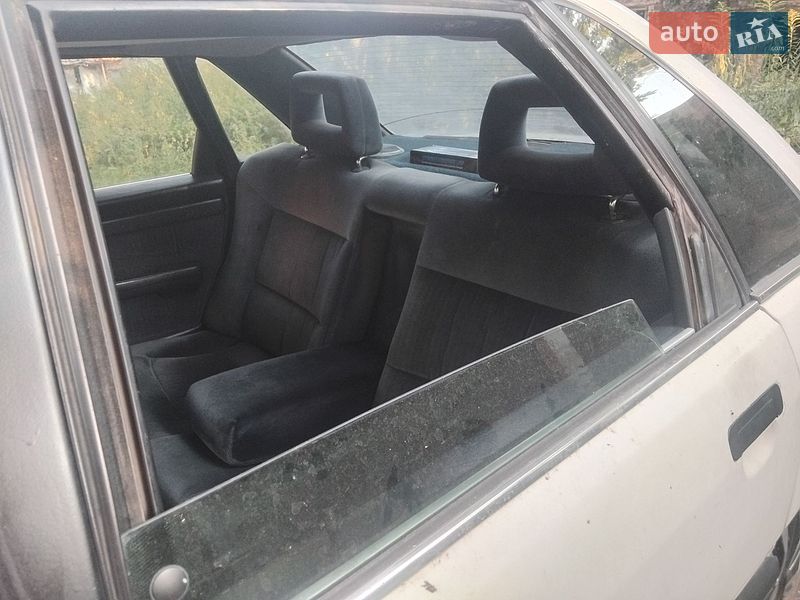 Седан Audi 100 1987 в Чернівцях