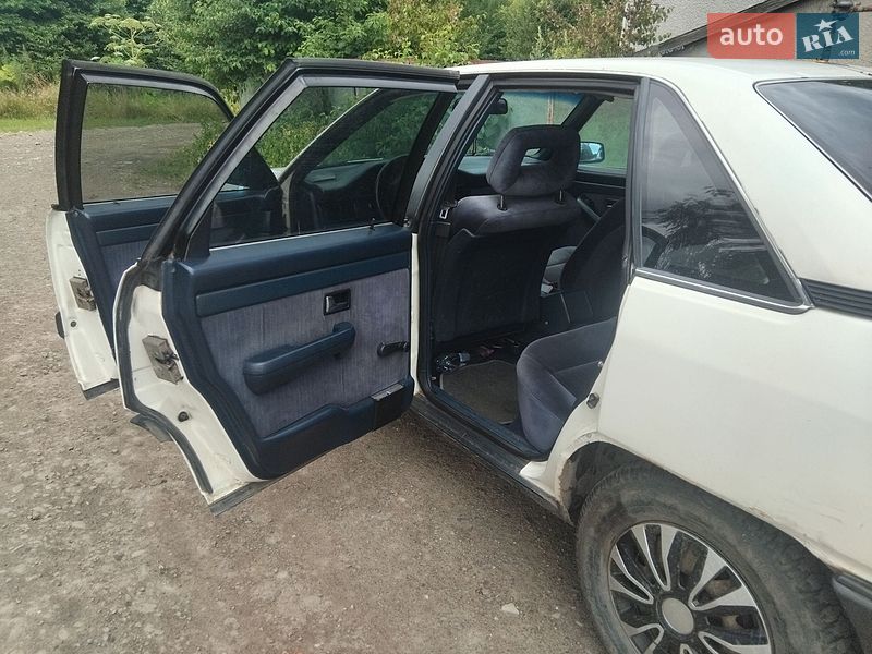 Седан Audi 100 1987 в Чернівцях
