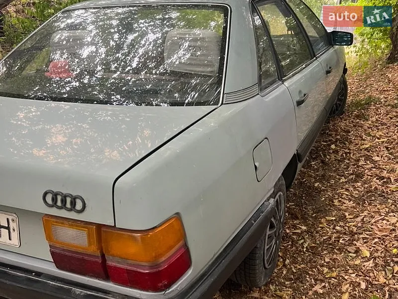 Audi 100