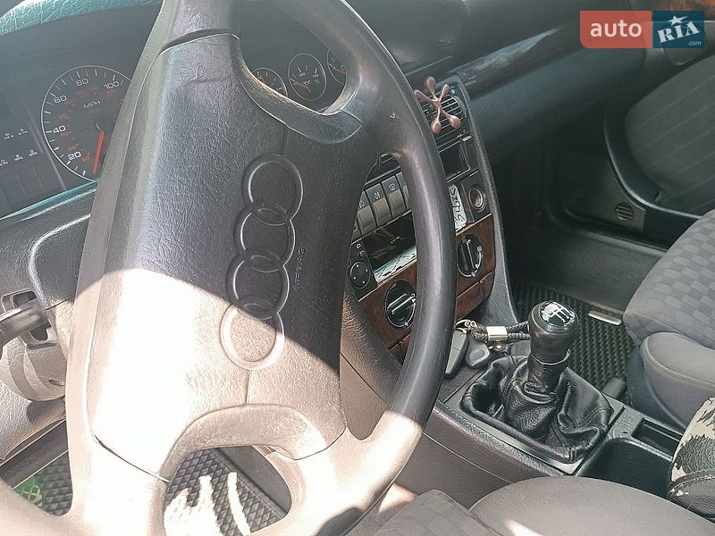 Седан Audi 100 1993 в Острозі