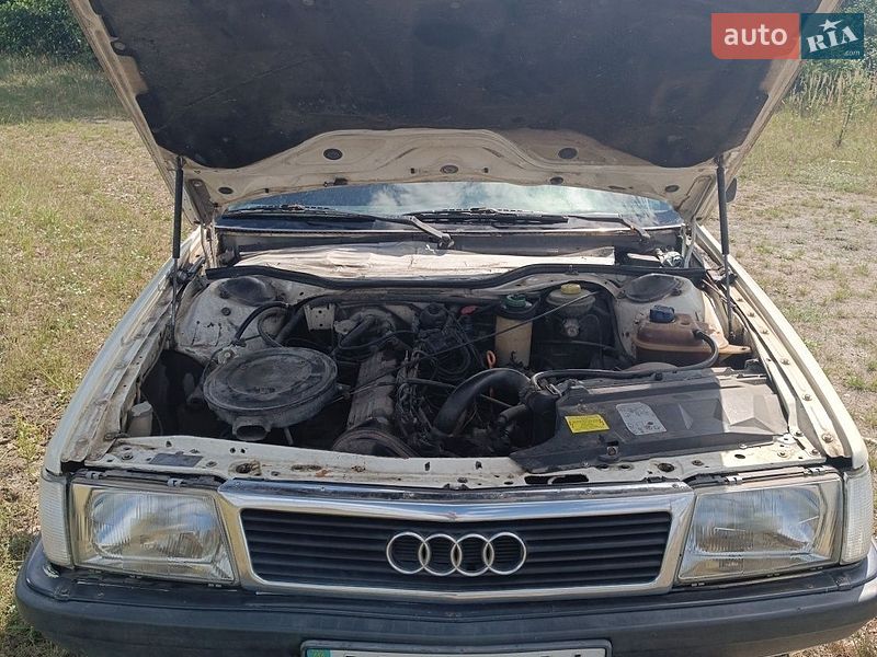 Седан Audi 100 1990 в Ровно