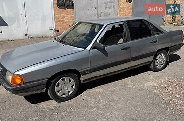 Седан Audi 100 1985 в Дніпрі