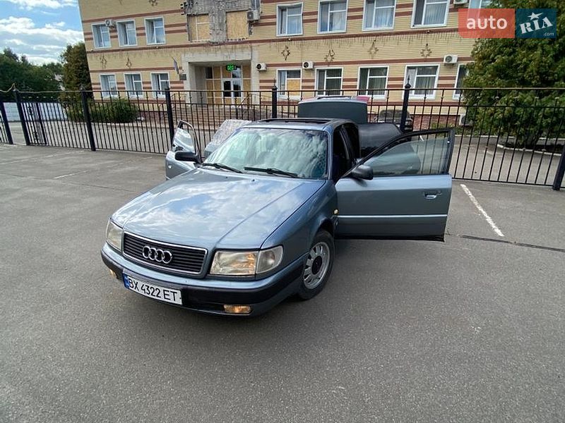 Седан Audi 100 1991 в Глухове