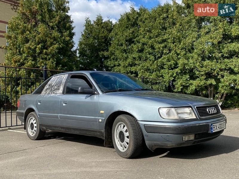 Седан Audi 100 1991 в Глухове