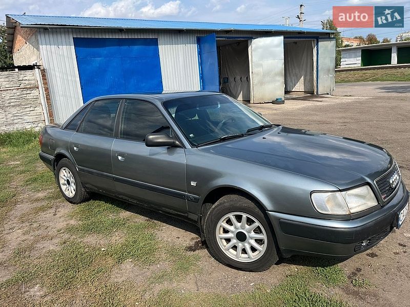 Седан Audi 100 1992 в Смілі