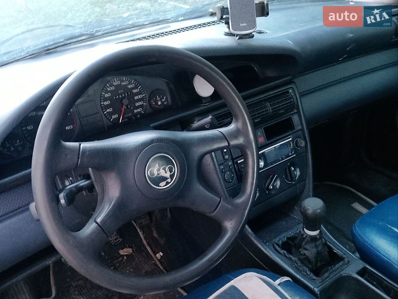 Седан Audi 100 1993 в Деражні