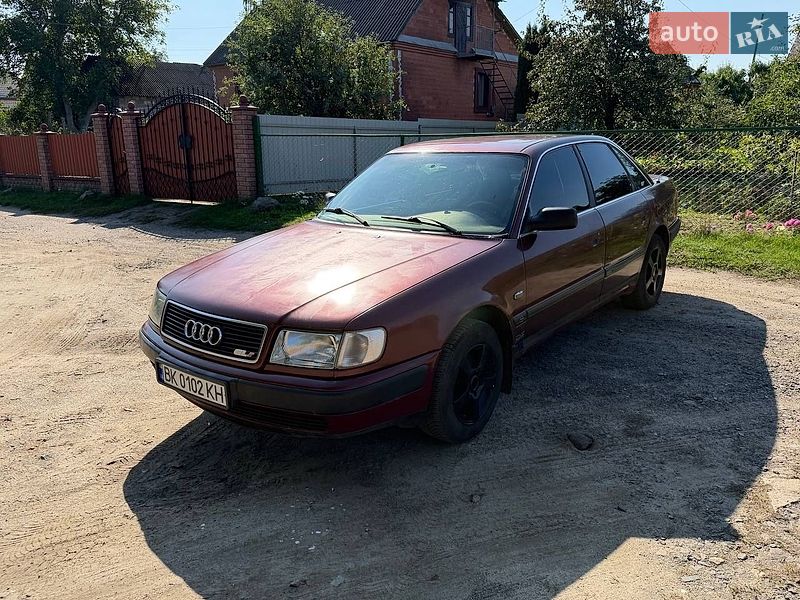 Седан Audi 100 1992 в Березному