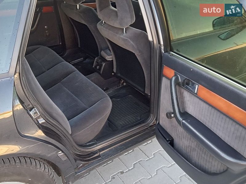 Седан Audi 100 1991 в Тлумачі