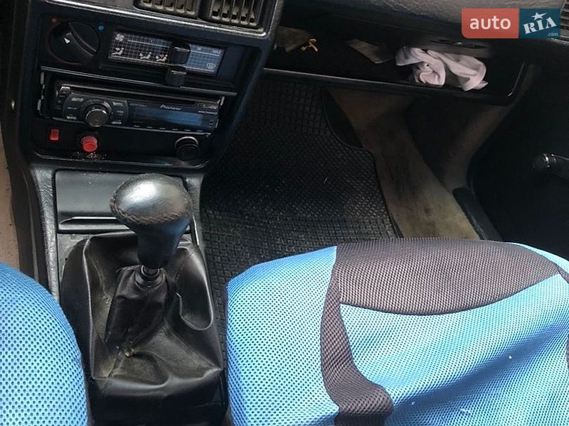 Седан Audi 100 1986 в Спасі