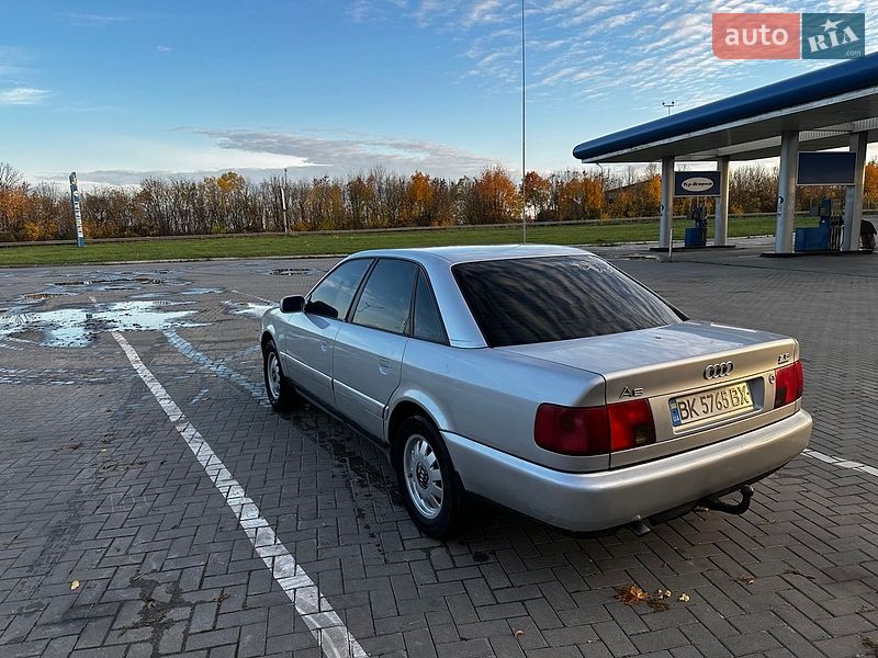 Седан Audi 100 1992 в Ровно