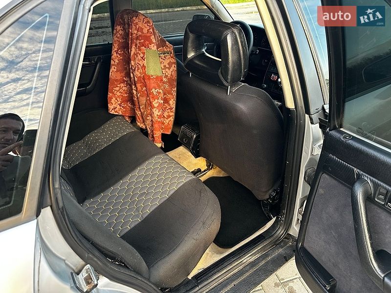 Седан Audi 100 1992 в Ровно