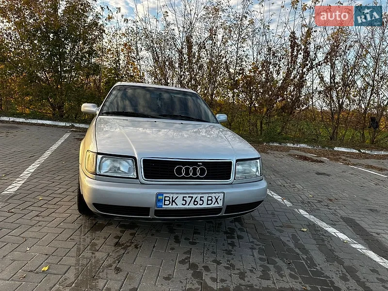 Audi 100